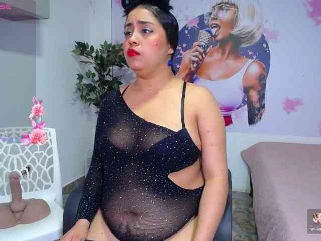 cristal-horny19