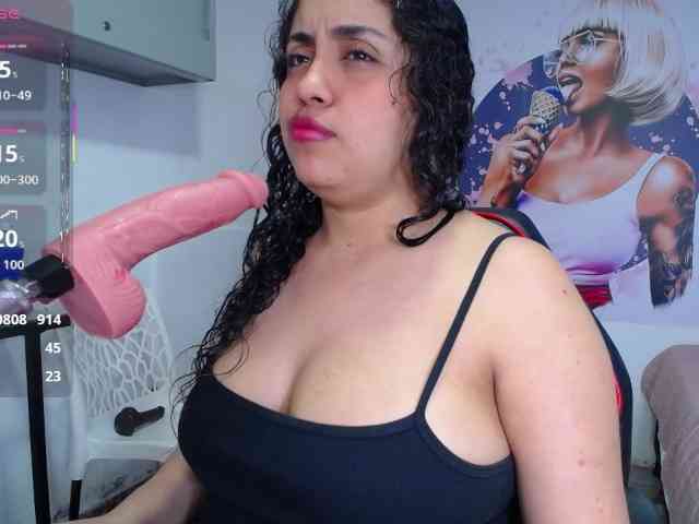 cristal-horny19