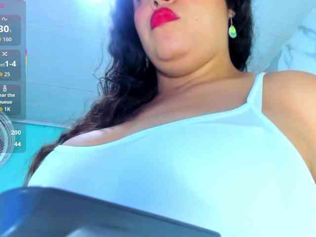 cristal-horny19