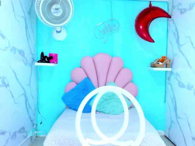 cristal-horny19 webcam