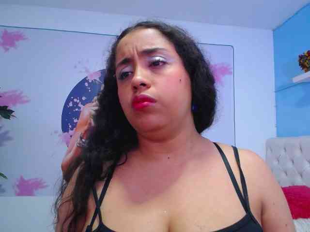 cristal-horny19