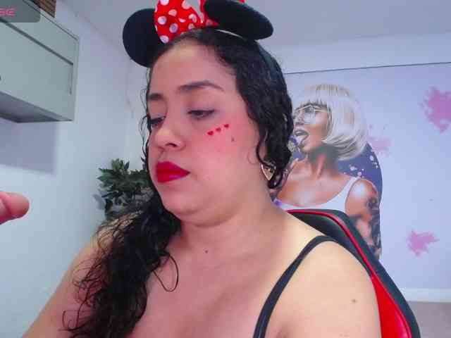 cristal-horny19
