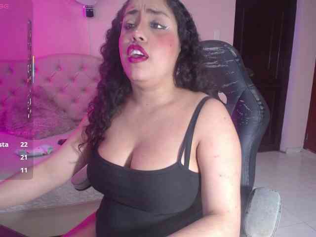 cristal-horny19