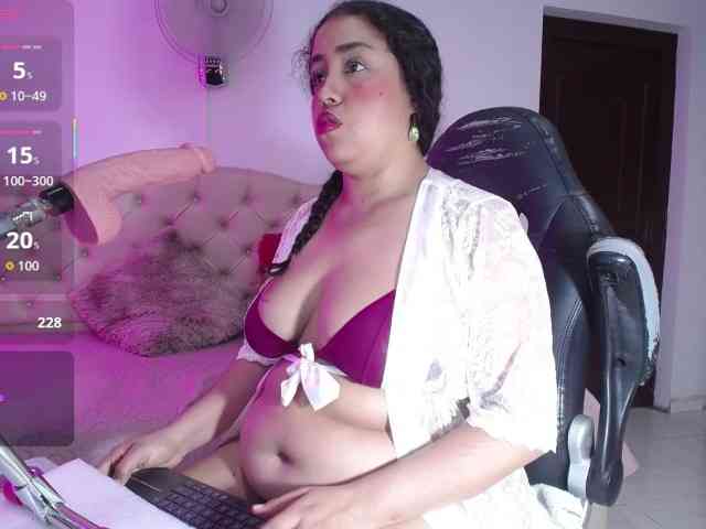 cristal-horny19