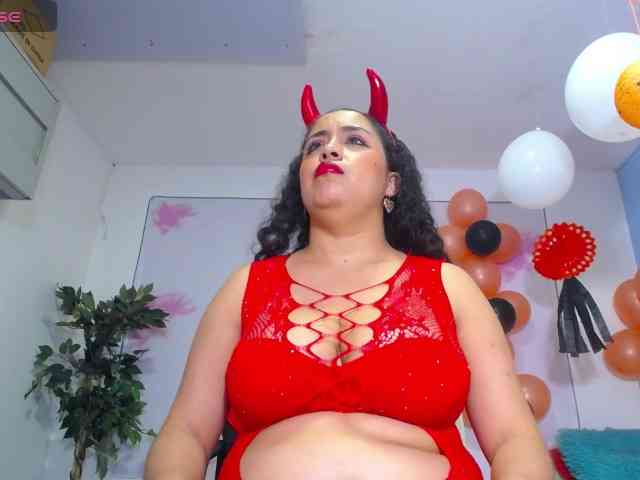 cristal-horny19