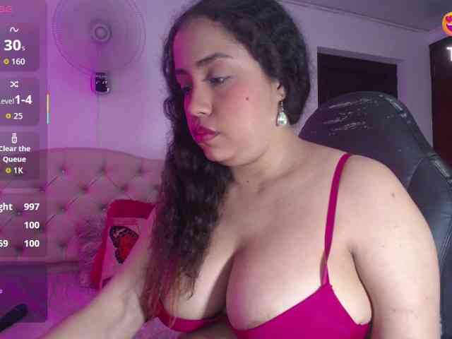 cristal-horny19