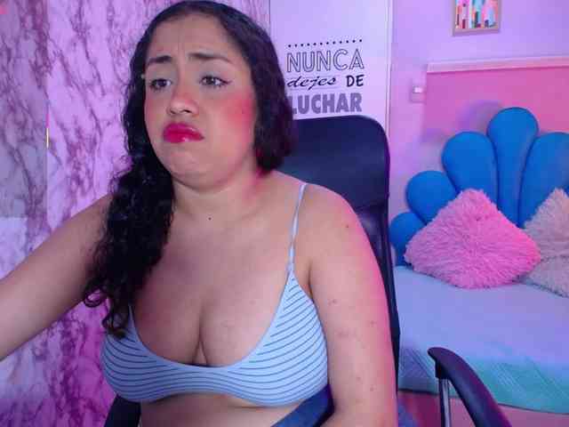 cristal-horny19