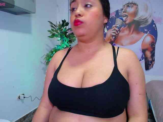 cristal-horny19