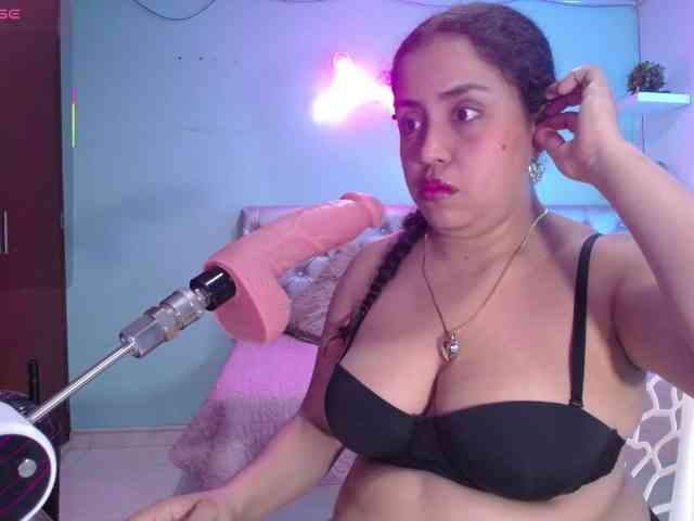 cristal-horny19