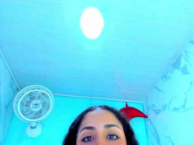 cristal-horny19 webcam