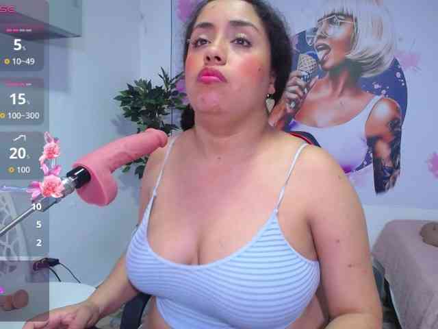 cristal-horny19