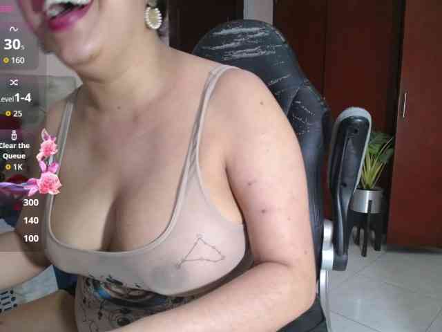 cristal-horny19 webcam
