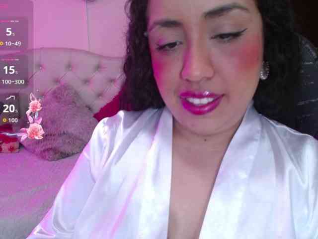 cristal-horny19
