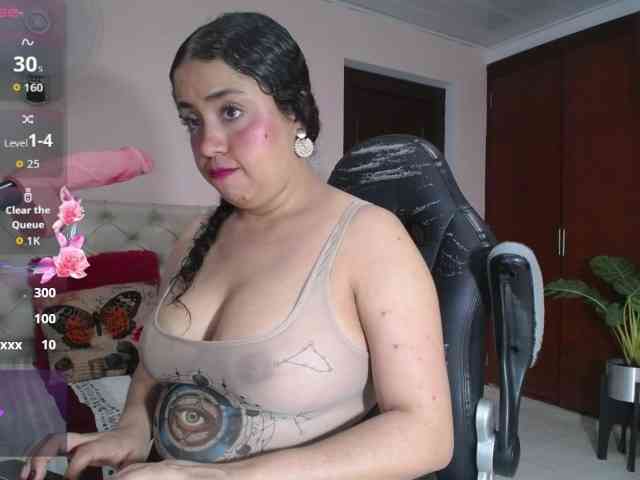 cristal-horny19