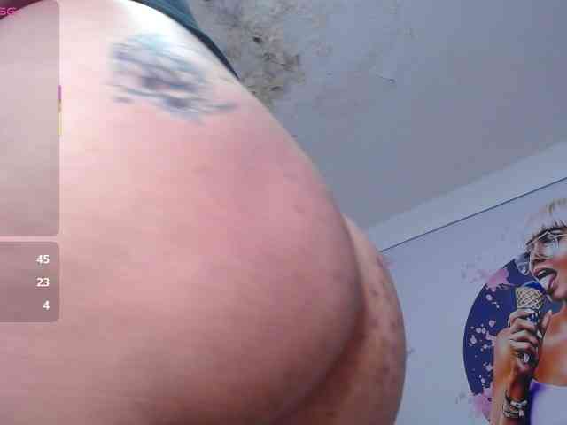 cristal-horny19