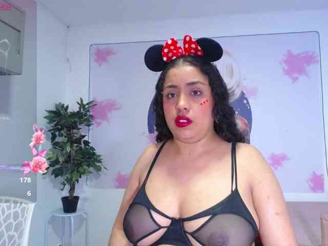 cristal-horny19