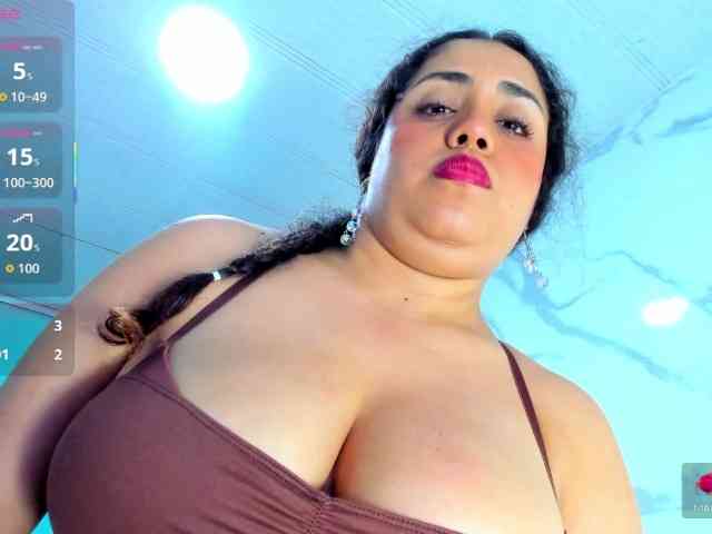 cristal-horny19