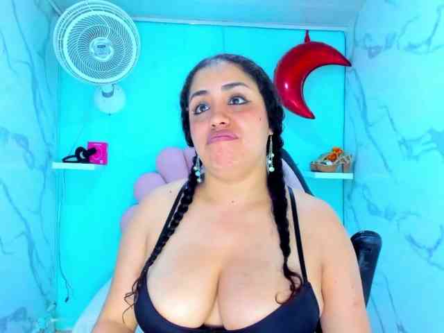 cristal-horny19 webcam