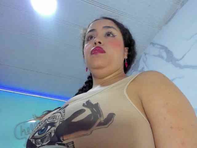 cristal-horny19