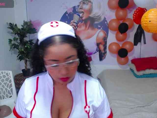 cristal-horny19's live room