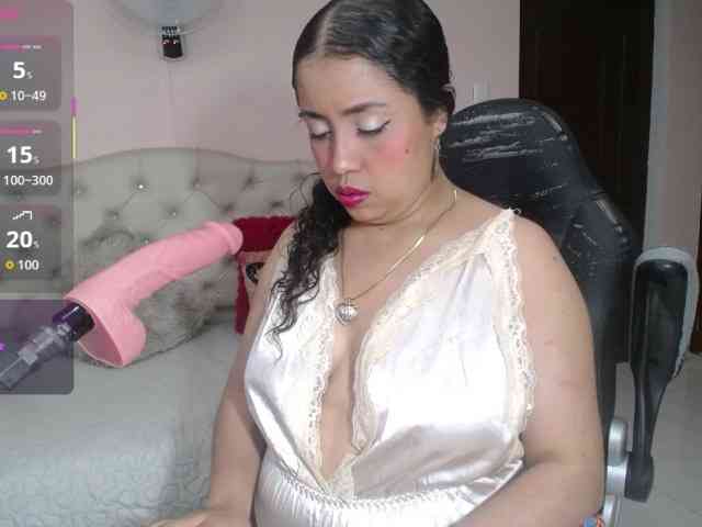 cristal-horny19's live room