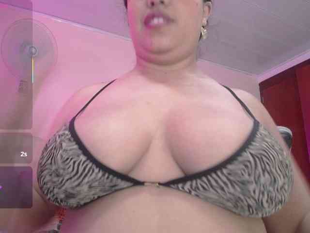 cristal-horny19