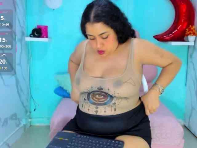 Model: cristal-horny19
