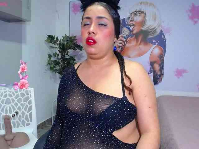 cristal-horny19