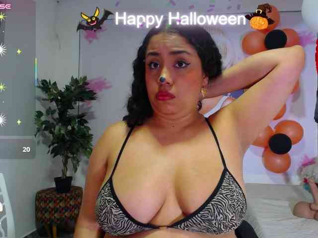 cristal-horny19