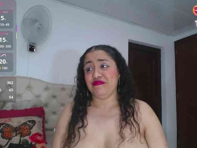 cristal-horny19