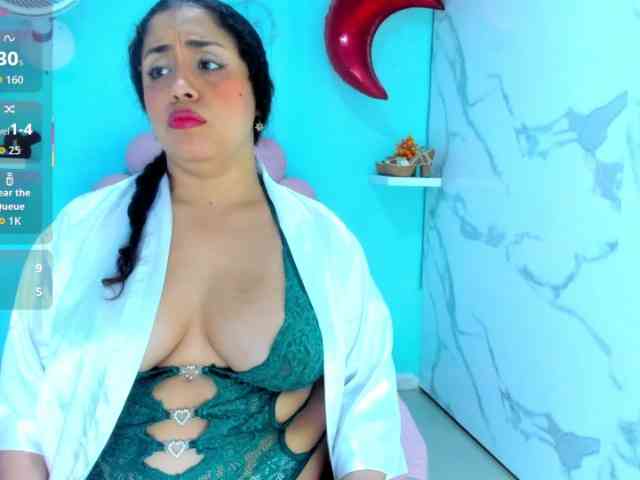 cristal-horny19