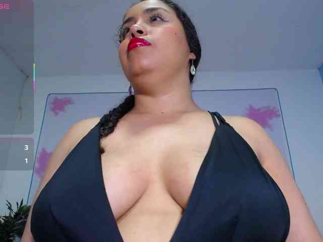 cristal-horny19