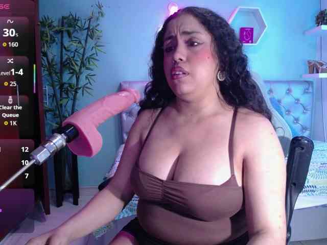 cristal-horny19
