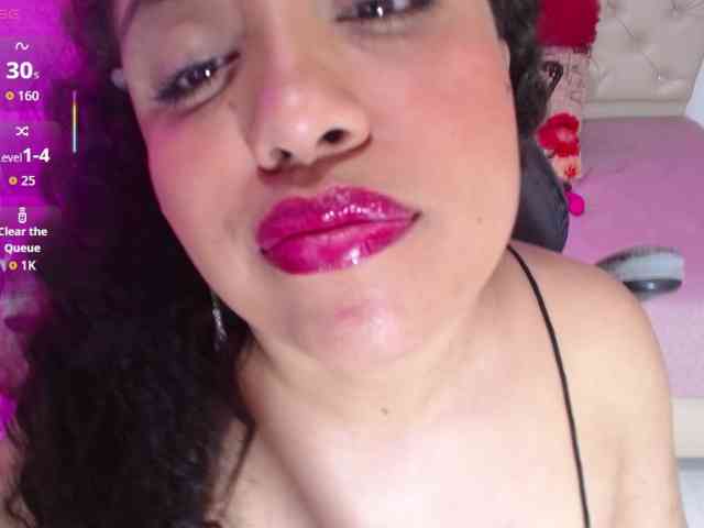 cristal-horny19