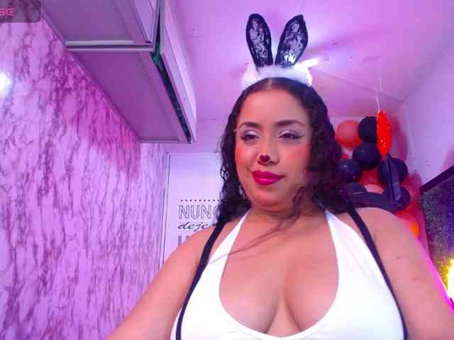 cristal-horny19