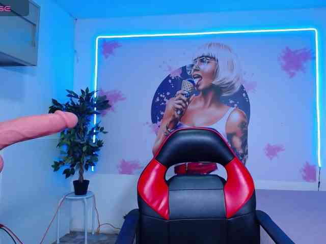 cristal-horny19 webcam