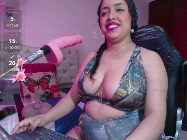 cristal-horny19