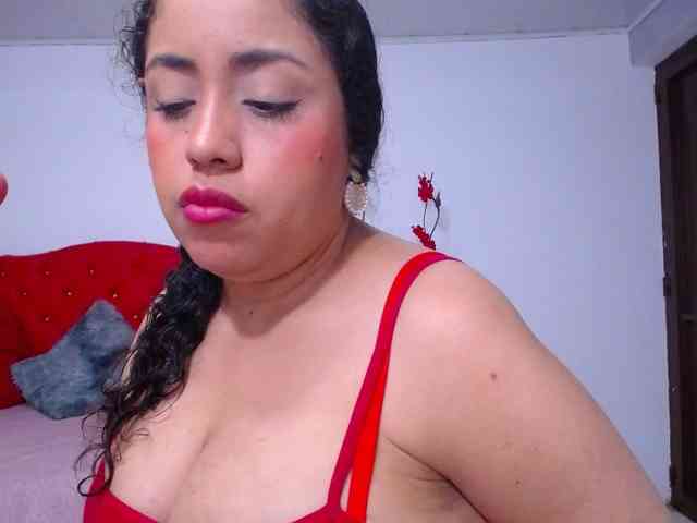 cristal-horny19