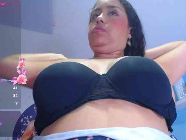 cristal-horny19