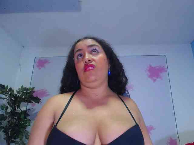 cristal-horny19