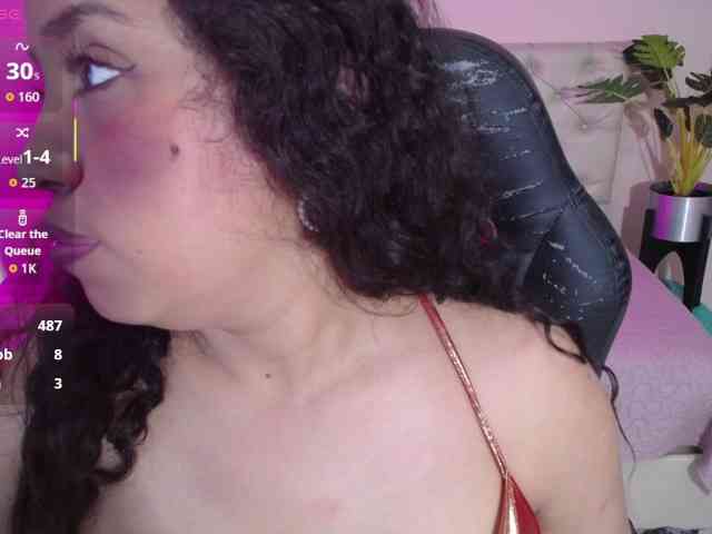 cristal-horny19