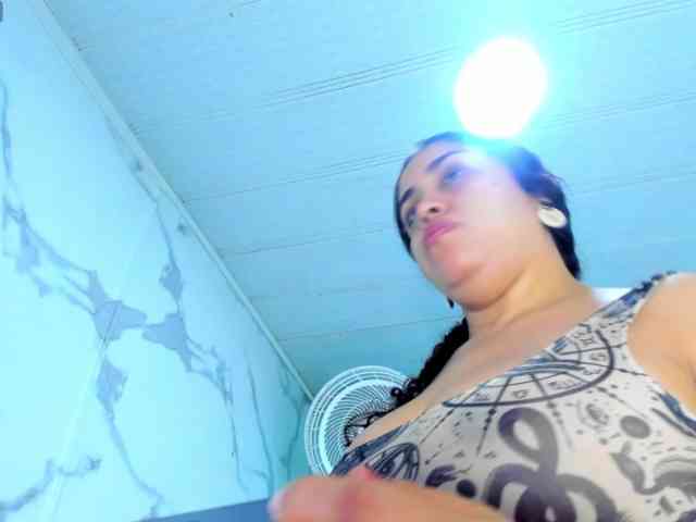 cristal-horny19 webcam