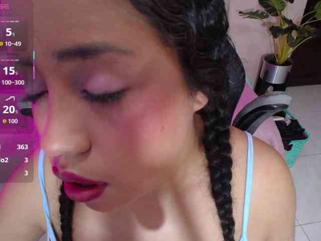 cristal-horny19