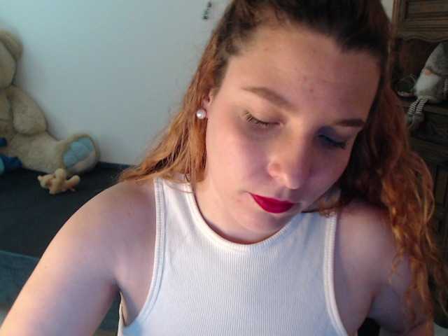 alexa-kiut live cam on BongaCams