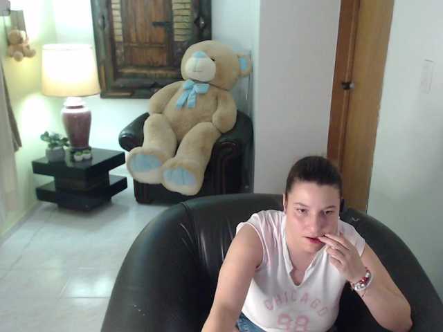 alexa-kiut live cam on BongaCams