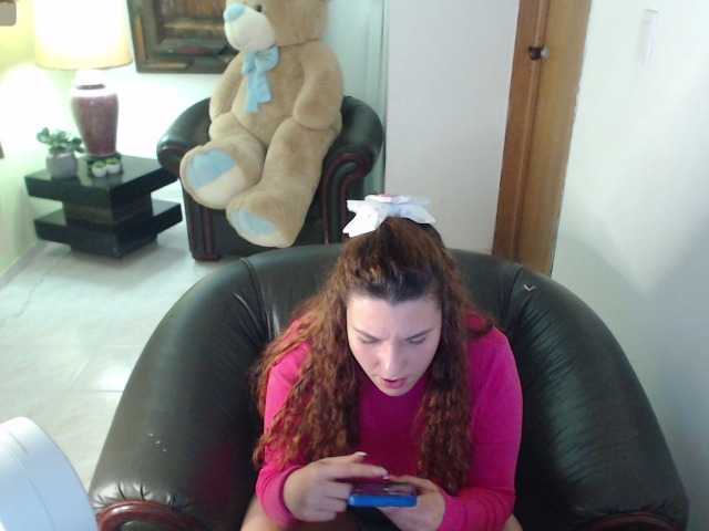 alexa-kiut live cam on BongaCams