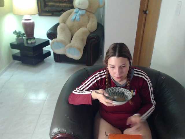 alexa-kiut live cam on BongaCams