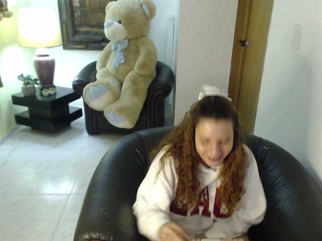 alexa-kiut live cam on BongaCams