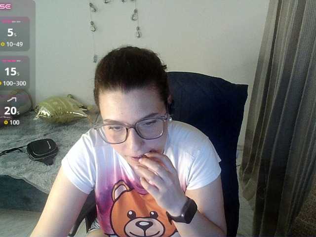 alexa-kiut live cam on BongaCams