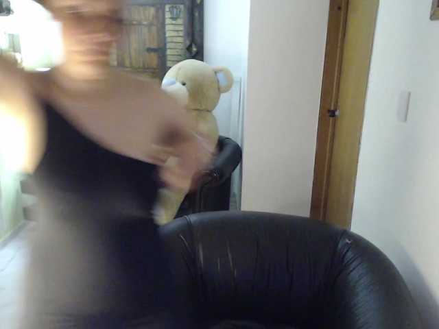 alexa-kiut live cam on BongaCams